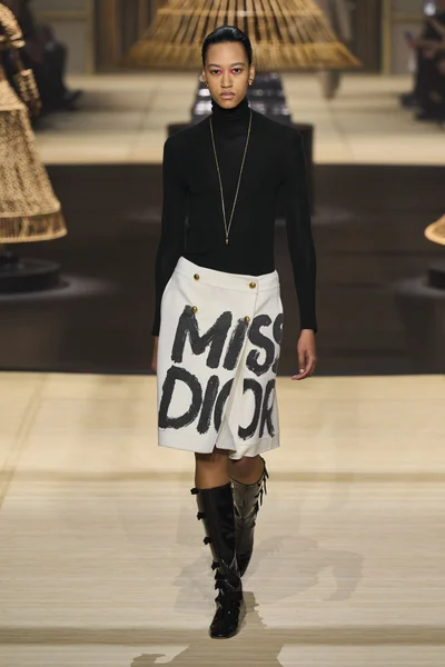 Look 14